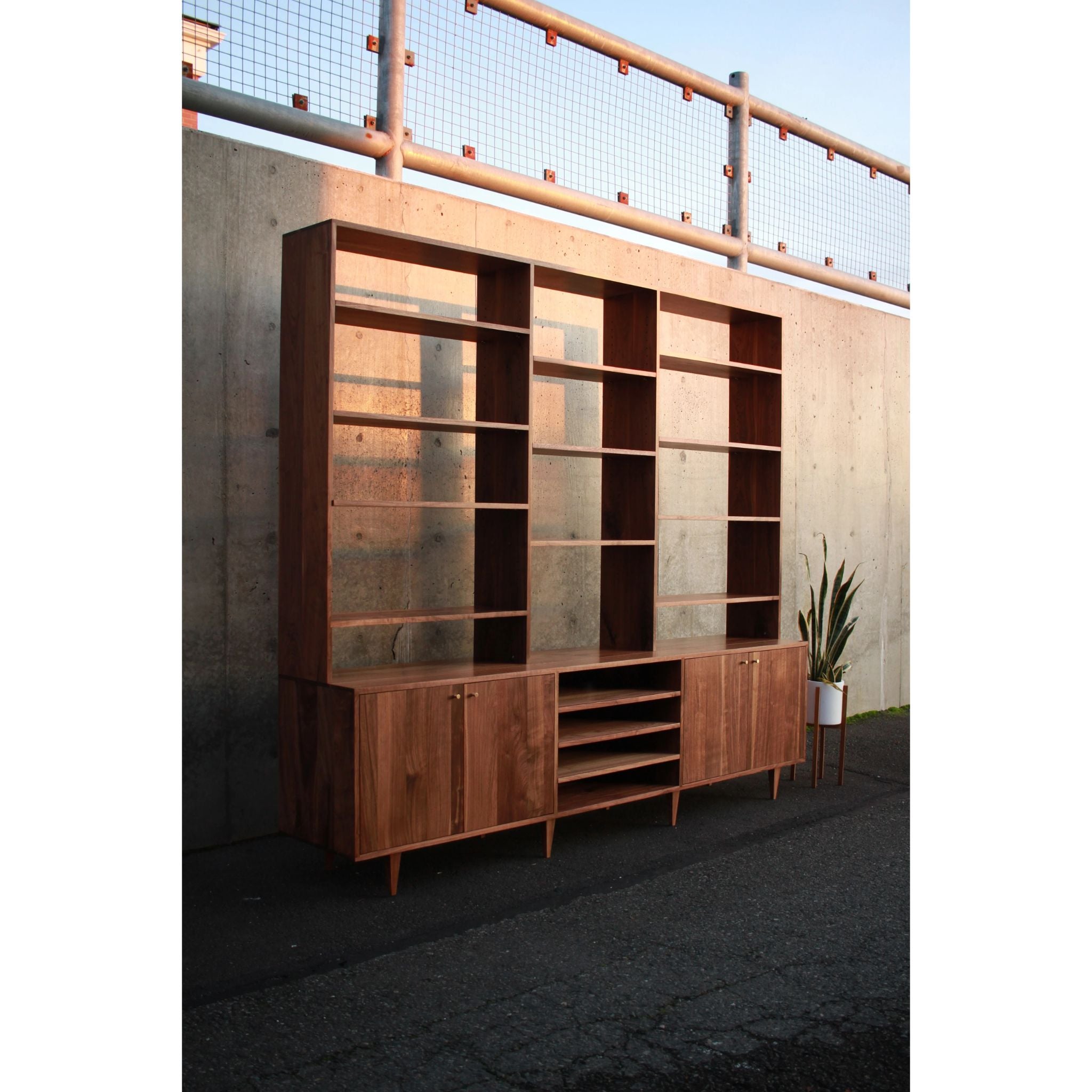 Gilles Hutch HU08 Full View by Tomfoolery Wood Co