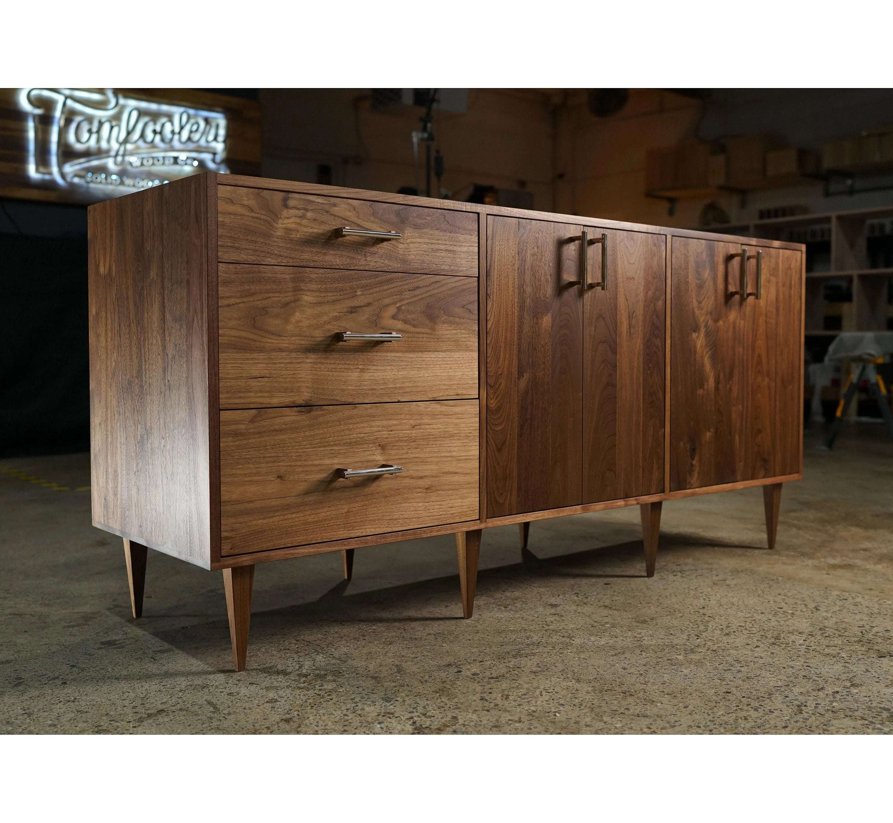 Ellis Vanity