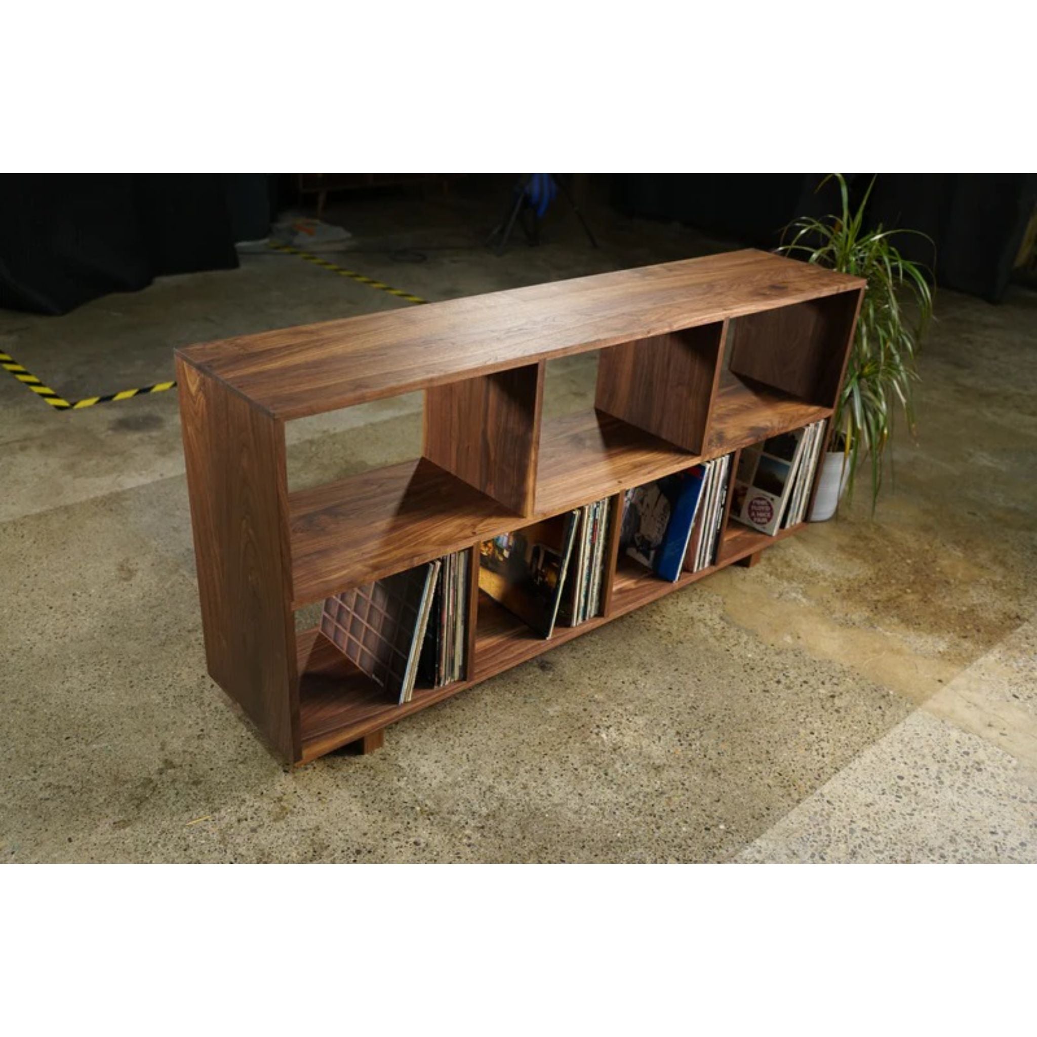 Sesto Vinyl Console