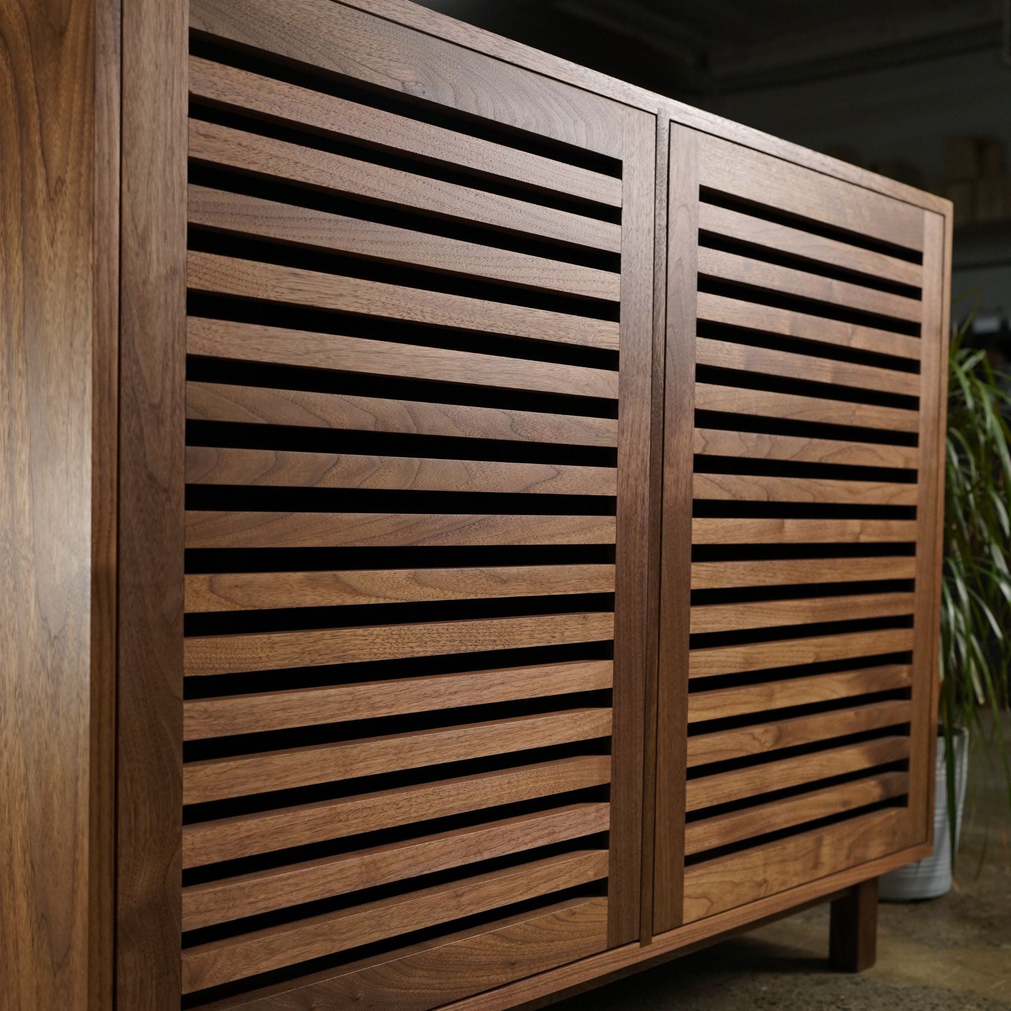 Kavanaugh Wine Bar, No Drawers